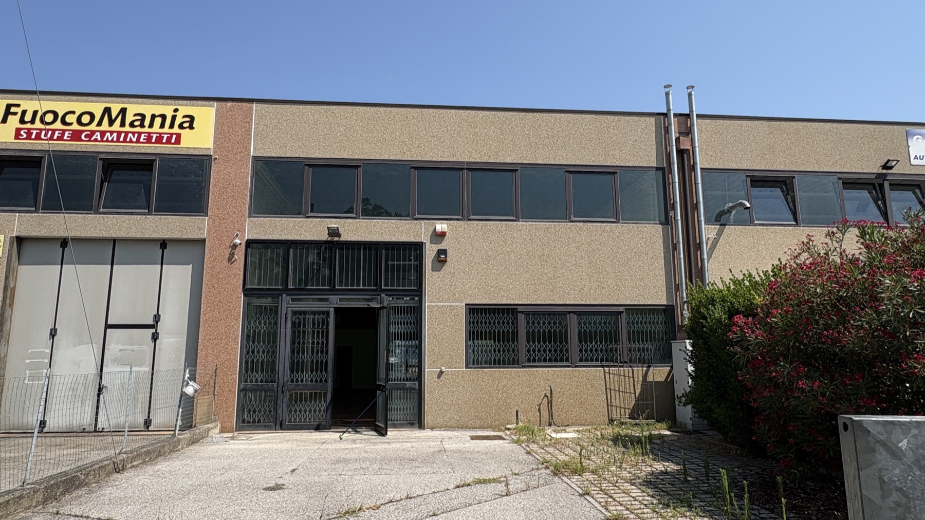 Fronte dell'immobile su Via Ortovecchio